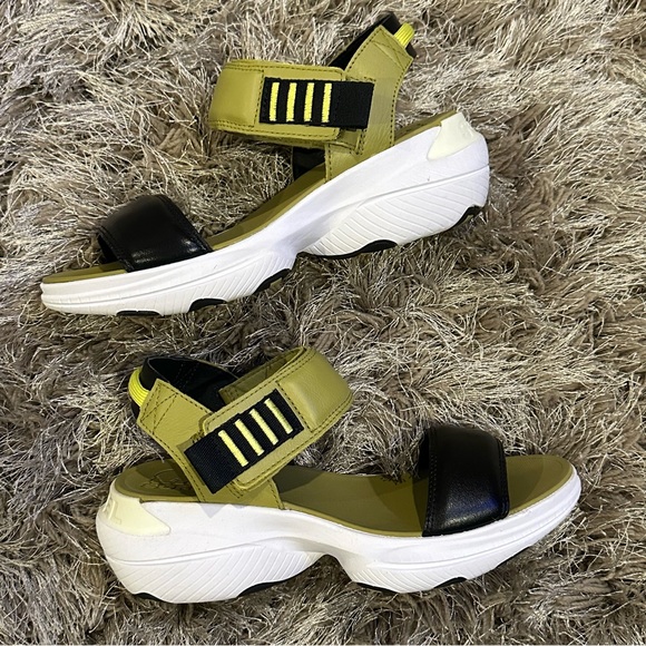 Sorel Explorer Blitz Stride Sandal - Picture 9 of 14